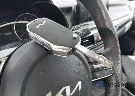 2022 Kia Forte Lxs z USA, uszkodzony, nr VIN 3KPF24AD6NE491654